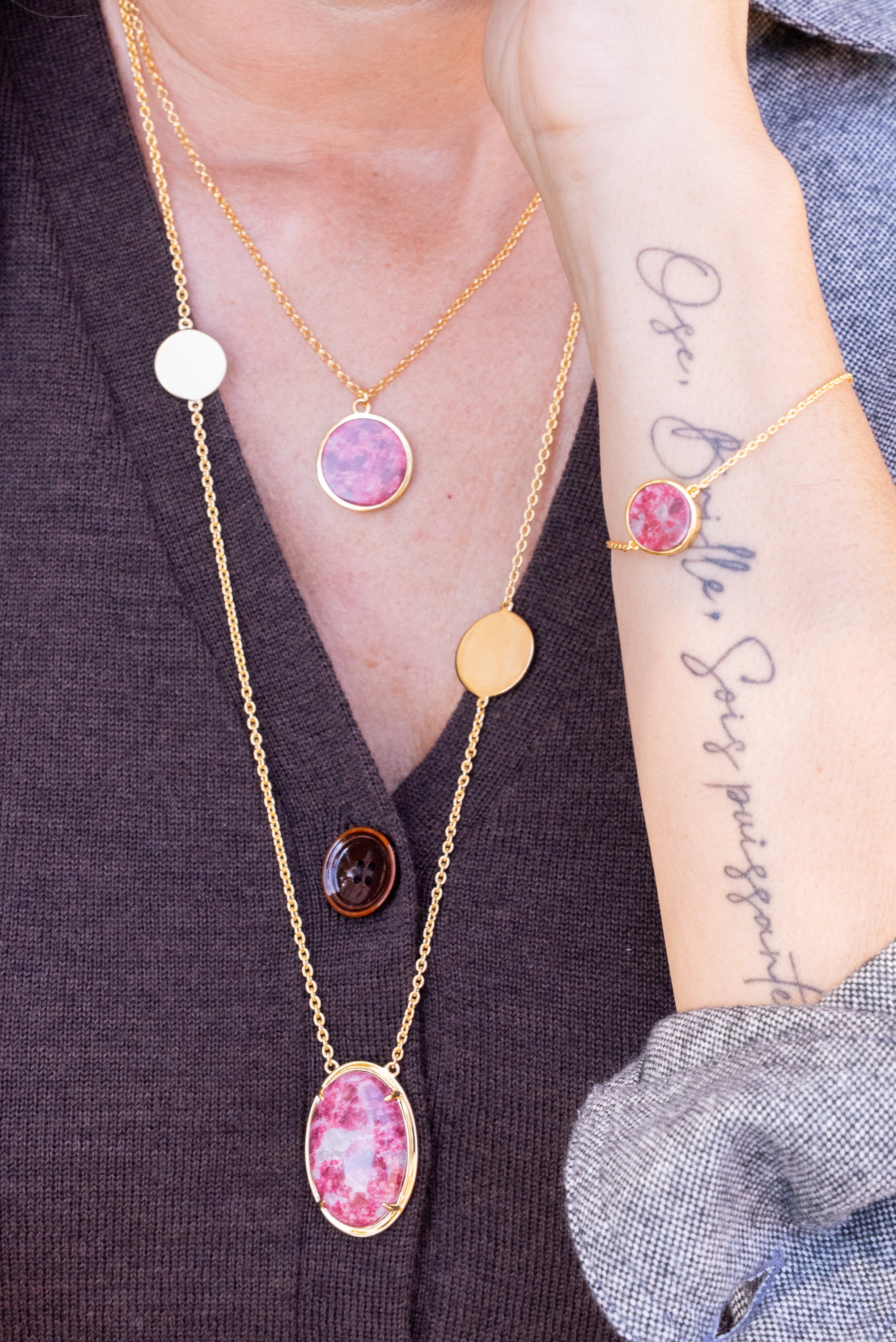 NOS SAUTOIRS – Subtil