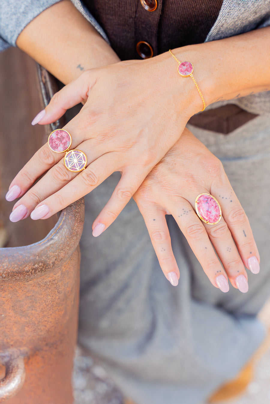 LA BAGUE, SIX Mon Bonheur en or plaqué 18 caratsr